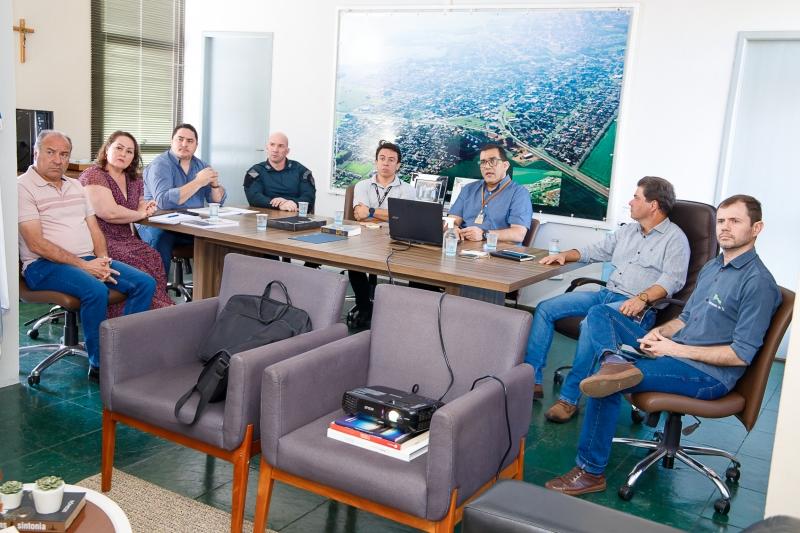 Em parceria com CONSEMA, Prefeitura de Maracaju se reúne com empresa de videomonitoramento e projeta ampliação de câmeras no município