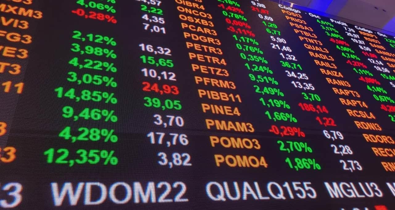 Ibovespa avança com endosso de Petrobras e varejo entre maiores altas