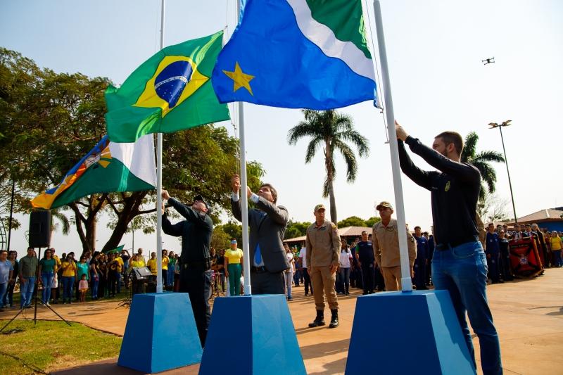 Ato Cívico em comemoração ao Dia da Independência contou com hasteamento da bandeira, apresentações culturais e bom público em Maracaju