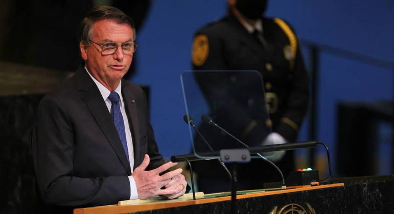 Bolsonaro sanciona lei que autoriza cobertura de procedimentos fora da lista da ANS