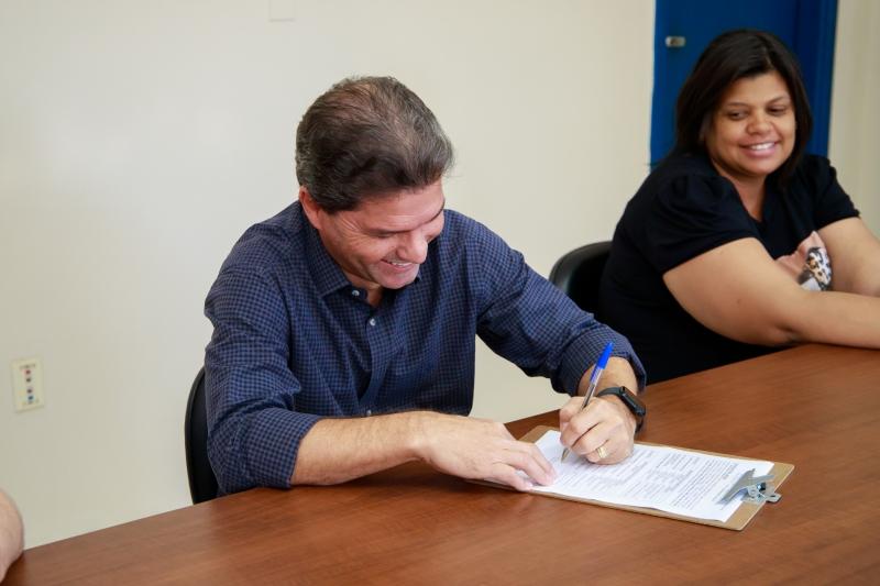 Prefeito Marcos Calderan empossa Conselho Municipal de Segurança Alimentar e Nutricional