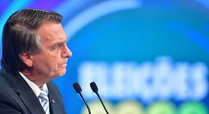 Bolsonaro critica ausência de Lula em debate: 