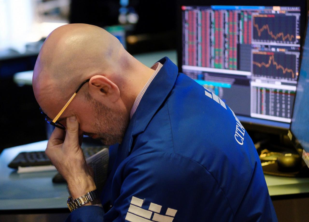 Ibovespa fecha em queda pela segunda vez consecutiva e dólar registra alta