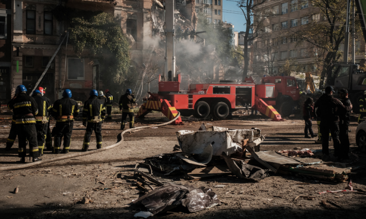 Bombardeio russo deixa Kiev e outras cidades da Ucrânia sem luz