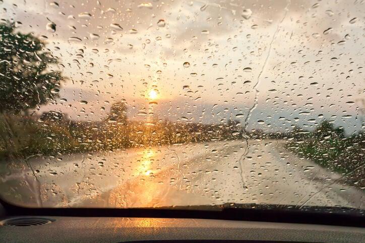 Feriado com temporais de primavera pelo Brasil