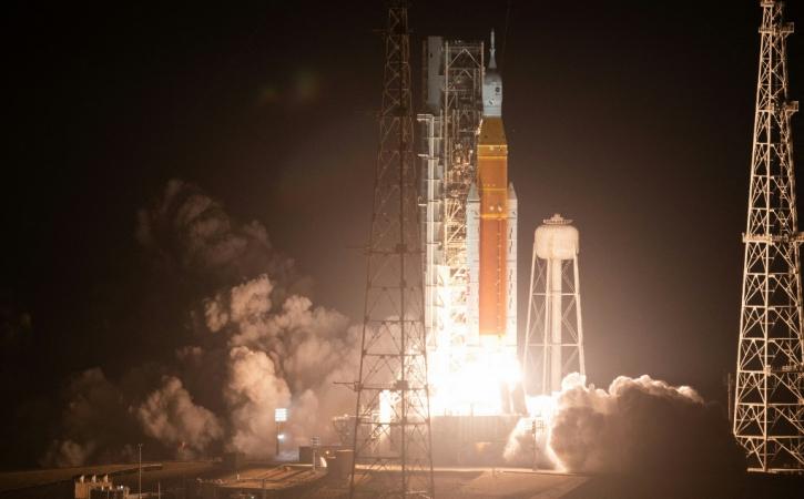 Foguete da missão Artemis 1 é lançado com sucesso pela Nasa