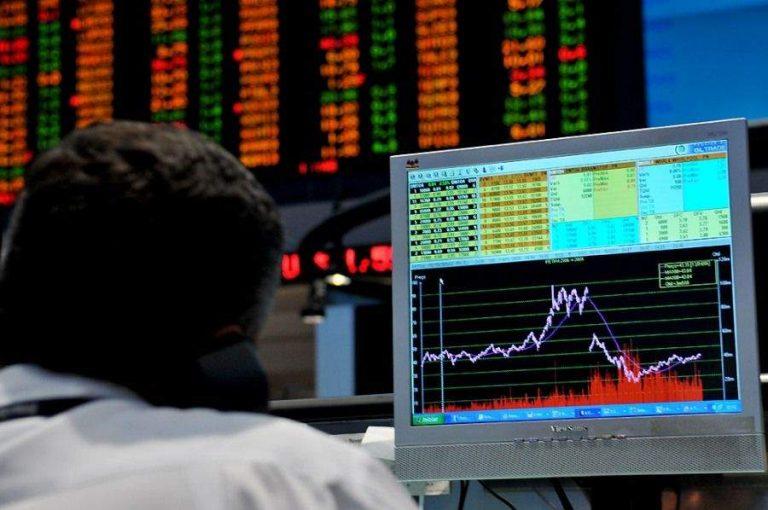 Ibovespa fecha em alta pela 1ª vez na semana