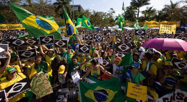 Principais cidades brasileiras têm protestos contra eleição de Lula, manifestações ocorrem em áreas de quartéis
