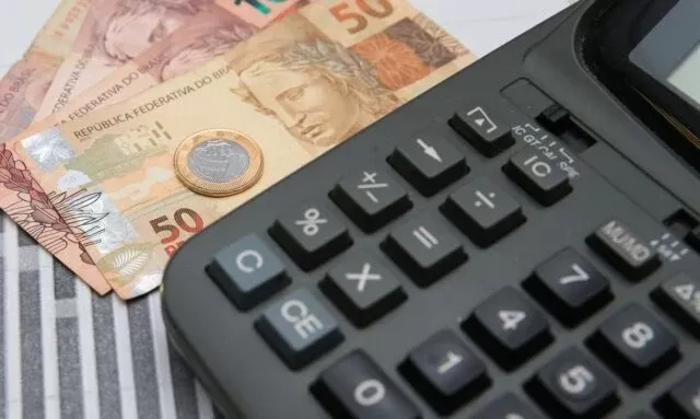 Banco Central eleva projeções para o PIB e para a inflação