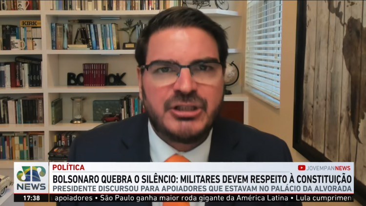 Discurso de Bolsonaro convoca população a pressionar medidas para impedir posse de Lula, opina Constantino