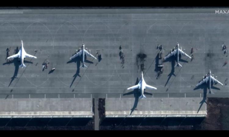 Drone ucraniano ataca base aérea da Rússia e mata três pessoas