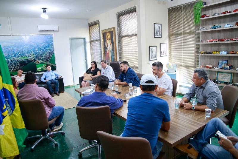 Em reunião com sindicatos e vereadores, Prefeito Marcos Calderan confirma 10% de reajuste para servidores públicos em 2023