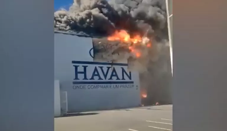 Incêndio atinge loja da Havan na Bahia