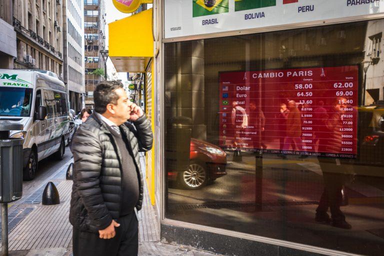 Inflação na Argentina passa de 90% em 2022