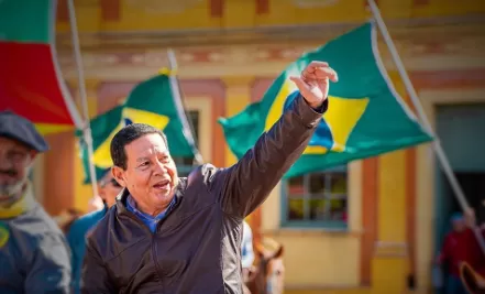 Mais um recado de Mourão sobre as manifestações contra Lula