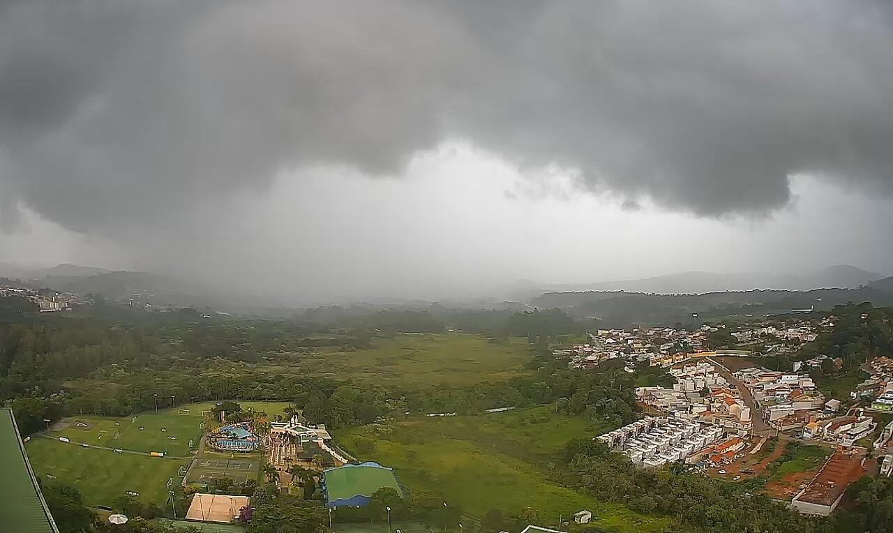 Muitas nuvens e mais chuva em quase todo o Brasil