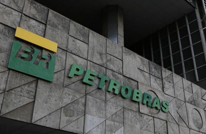 Preço do gás fica 10% mais barato nas refinarias da Petrobras a partir desta quinta-feira
