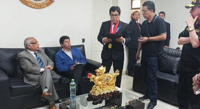 Presidente afastado do Peru é preso por forças de segurança