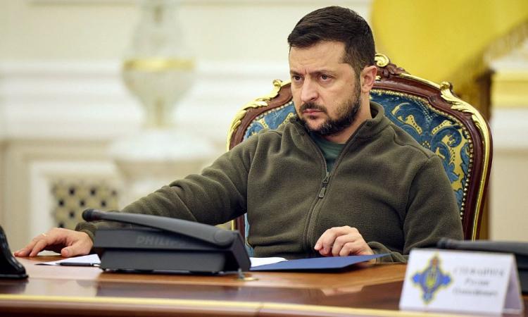 Presidente da Ucrânia, Volodymyr Zelensky é eleito pessoa do ano pela revista Time