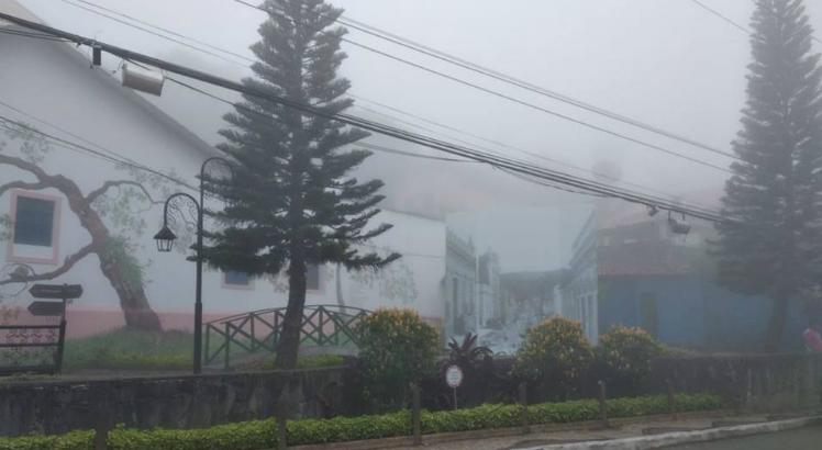Previsão do tempo para amanhã: frente fria e temporais