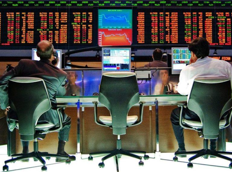Depois de três quedas seguidas, Ibovespa fecha em alta