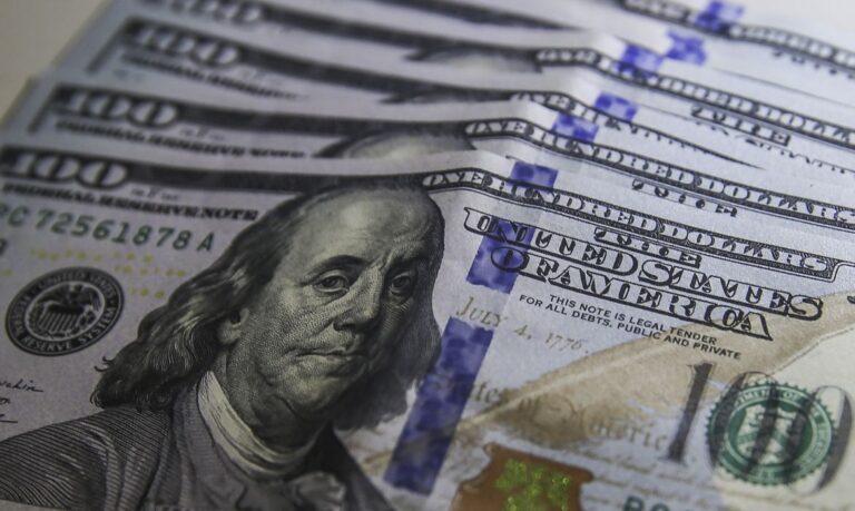 Dólar e Ibovespa sobem na B3