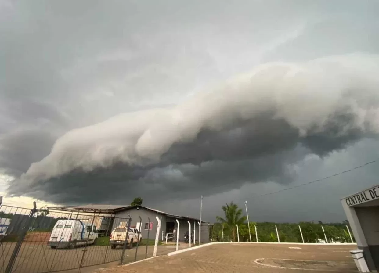 Fortes pancadas de chuva ocorrem em todas as Regiões do país.