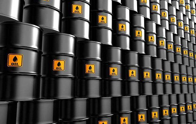 Petróleo cai mais de 2% nas bolsas nesta 4ª com temores sobre demanda