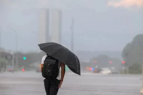 Risco de chuva forte aumenta no Sudeste e Nordeste