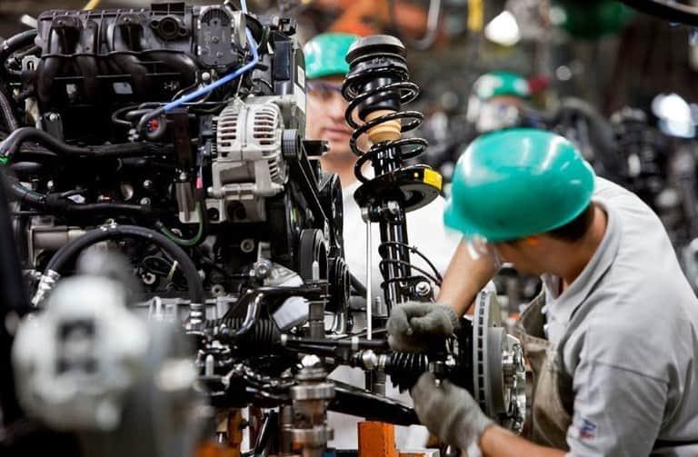 Produção industrial recua 0,7% em 2022