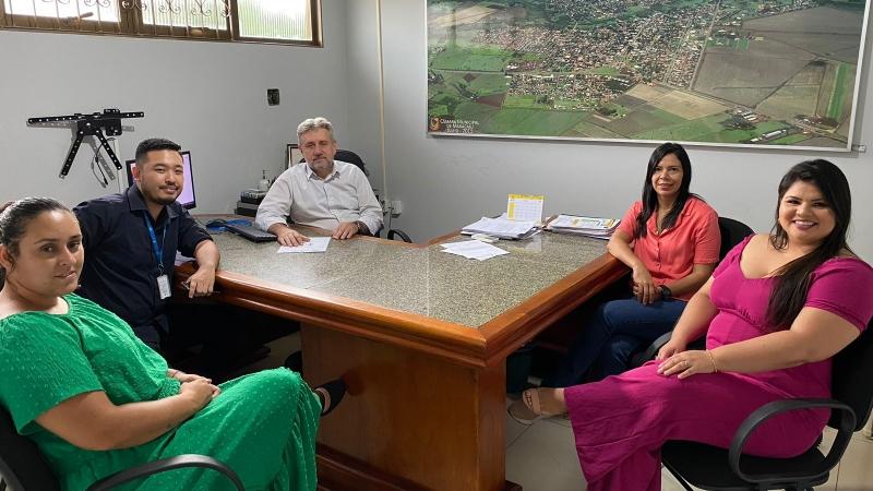 Departamento de Indústria, Comércio e Serviços de Maracaju se reúne com integrantes do SEBRAE e SENAI.