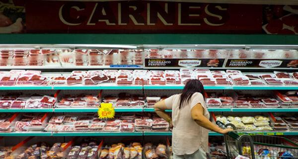 Conab prevê recuperação da oferta de carnes no mercado interno em 2023.