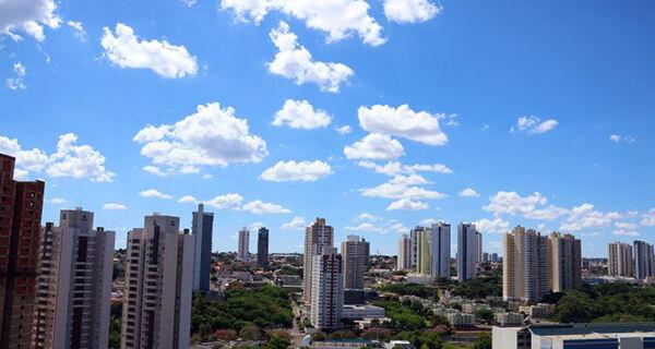Nesta segunda-feira, a previsão é de tempo estável, com chuvas isoladas no sul.