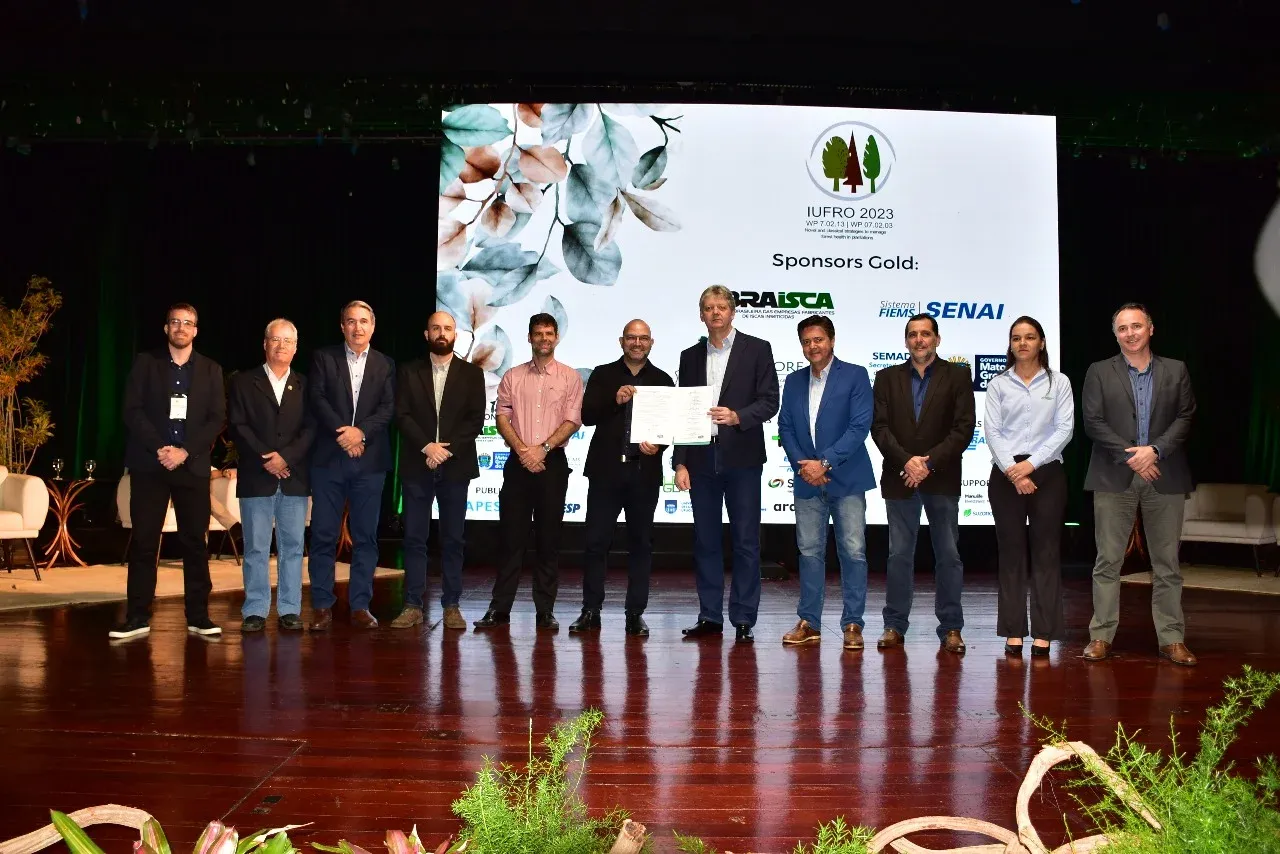Governo do MS institui Rede de Excelência em Qualificação Profissional Florestal em evento internacional do setor