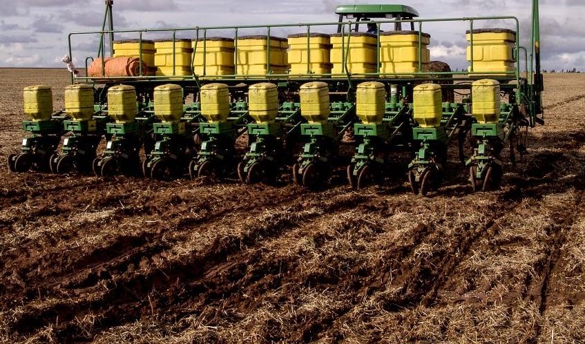 AgRural vê o plantio de soja do Brasil mais atrasado desde 19/20 e riscos em MT