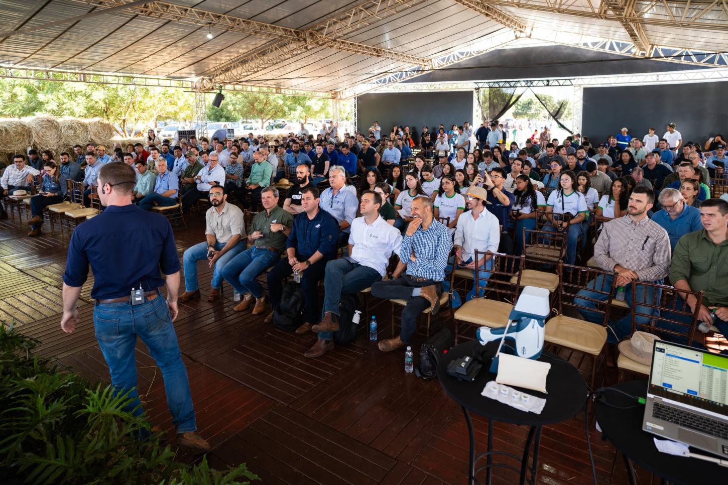Palestras técnicas no Showtec conectam produtores, especialistas e empresas em torno da inovação e do futuro do agro