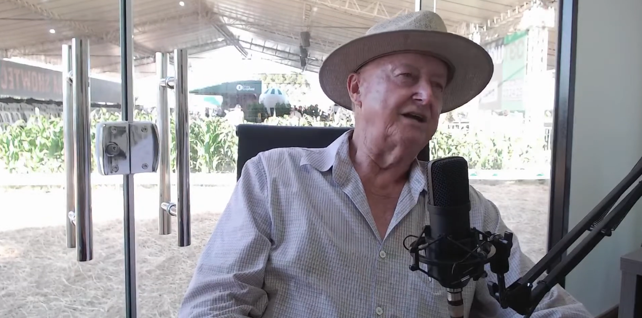 Produtor rural Krijn Wielemaker, um dos pioneiros do plantio direto e da integração lavoura-pecuária, em entrevista ao Podcast Agronosso durante o Showtec 2023