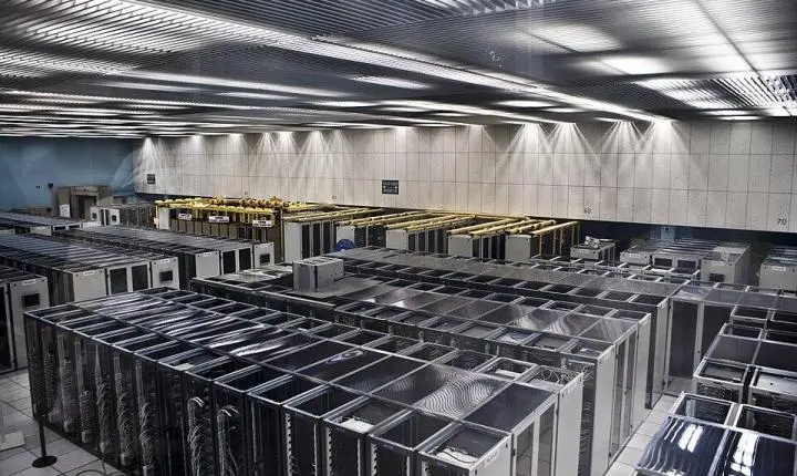 A IA pode dominar o mundo em 1 ano? O que os alertas realmente dizem